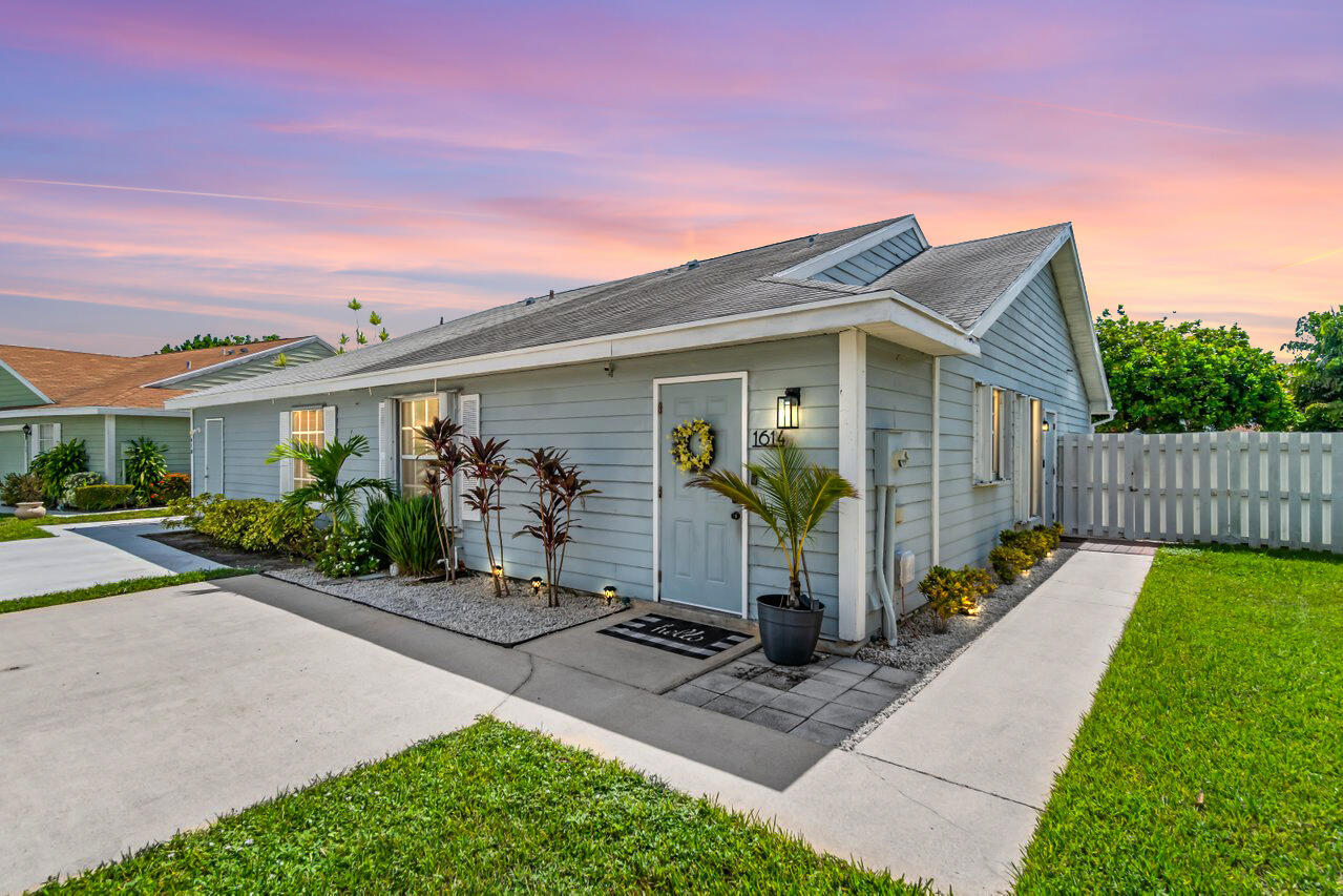 Forest – Townhomes West Palm Beach FL: A Modern Living Haven